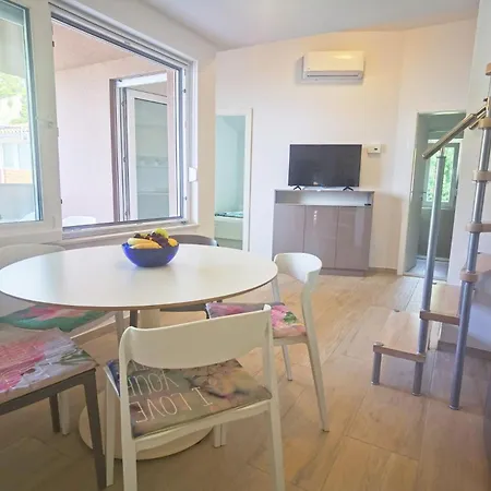 Ana Apartment *