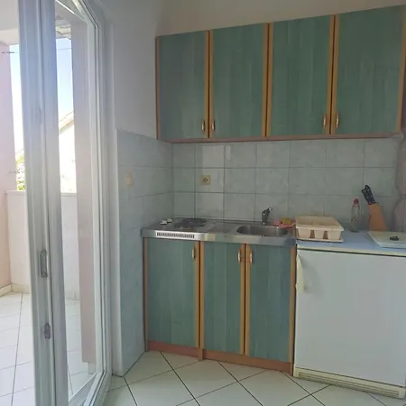 Ana Apartment *