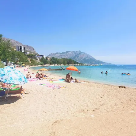 Apartment House - Ana